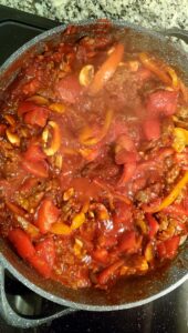 Bolognese sauce with peppers and mushrooms