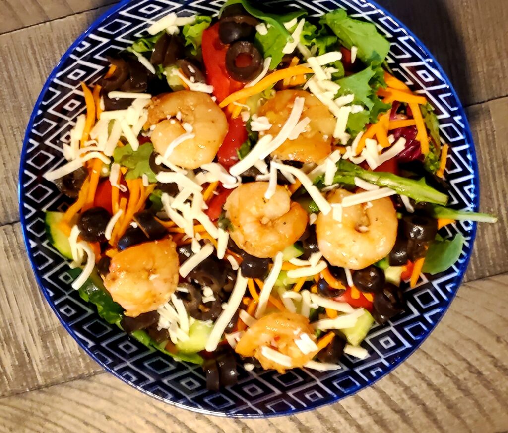 Mediterranean Keto Salad 